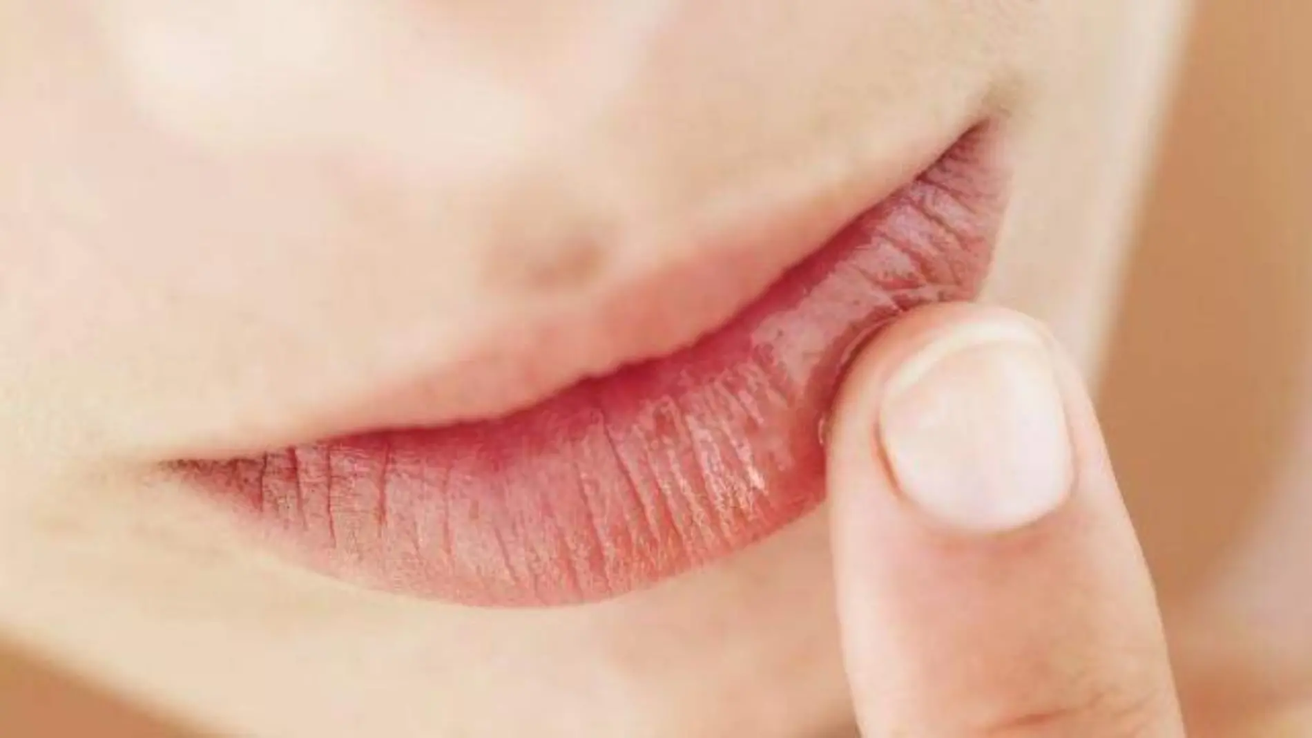 Humecta tus labios de forma natural